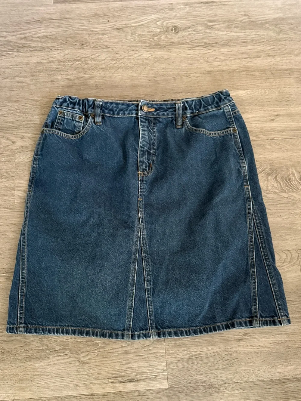 Women’s Classic Medium Wash Blue Denim Skirt Casual A-Line Size 14 Stretch